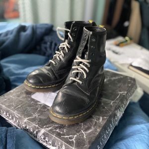1460 Black Doc Martens